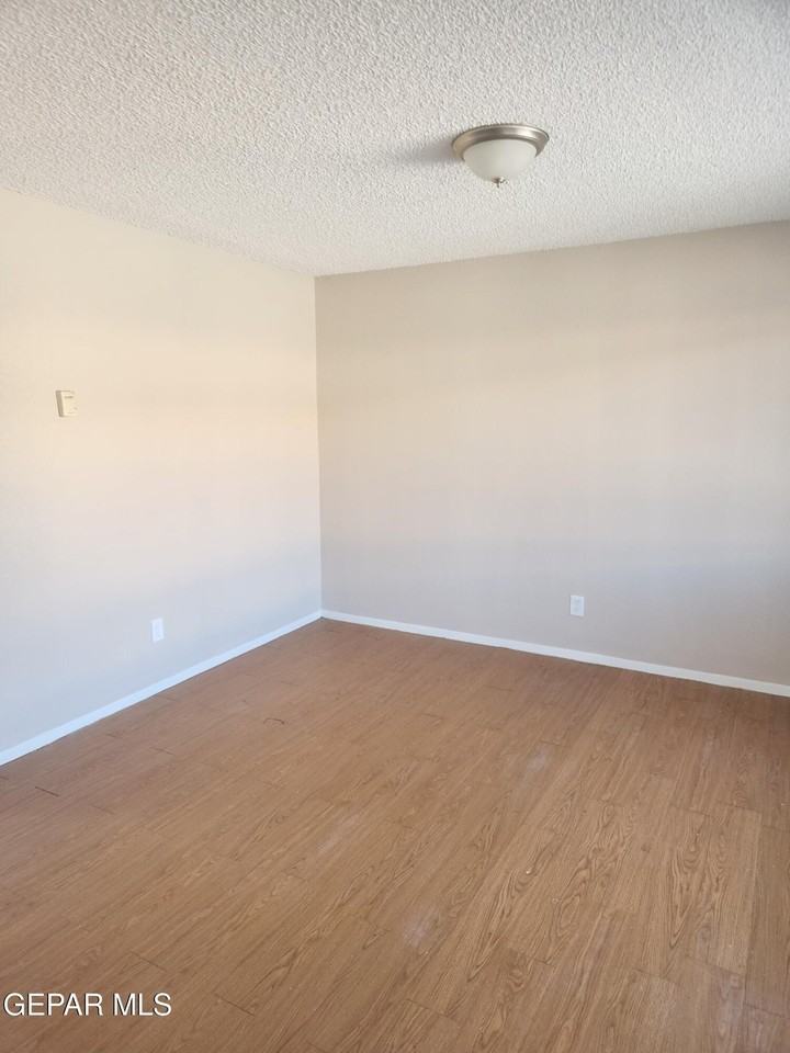 192 Coronado Rd Apt 28 #28 - Photo 4 of 8