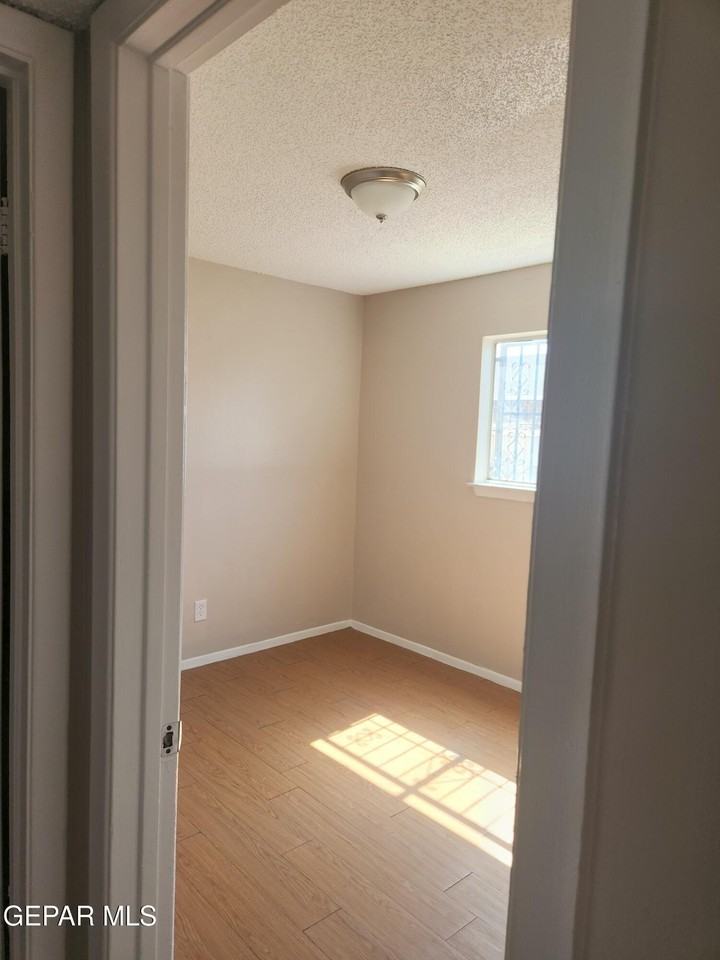 192 Coronado Rd Apt 28 #28 - Photo 6 of 8