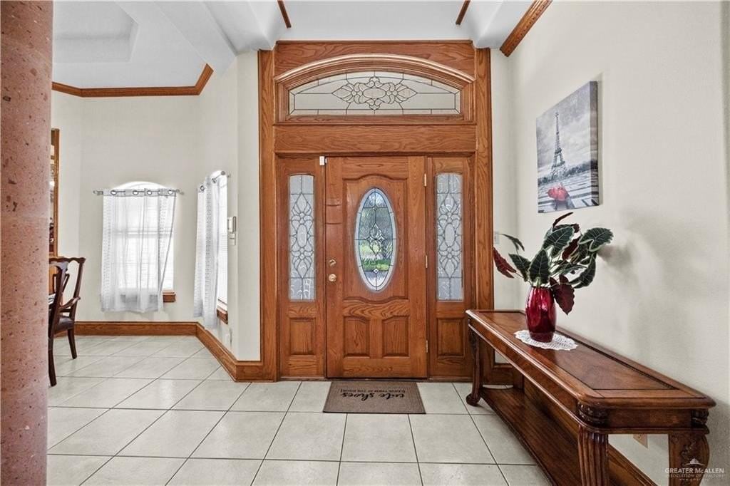 2219 W Champion St - Photo 2 of 23