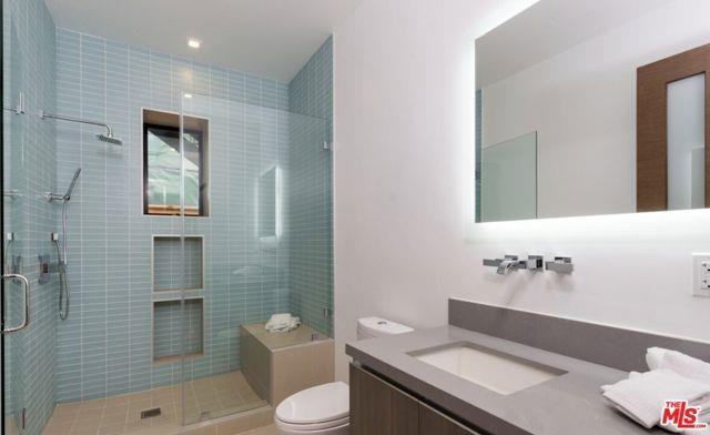 17816 Porto Marina Way - Photo 3 of 8