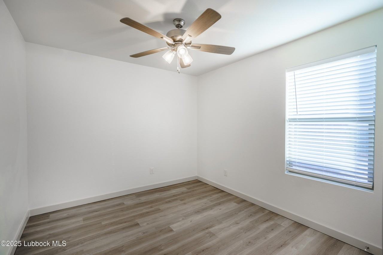 8006 Elm Ave - Photo 7 of 15