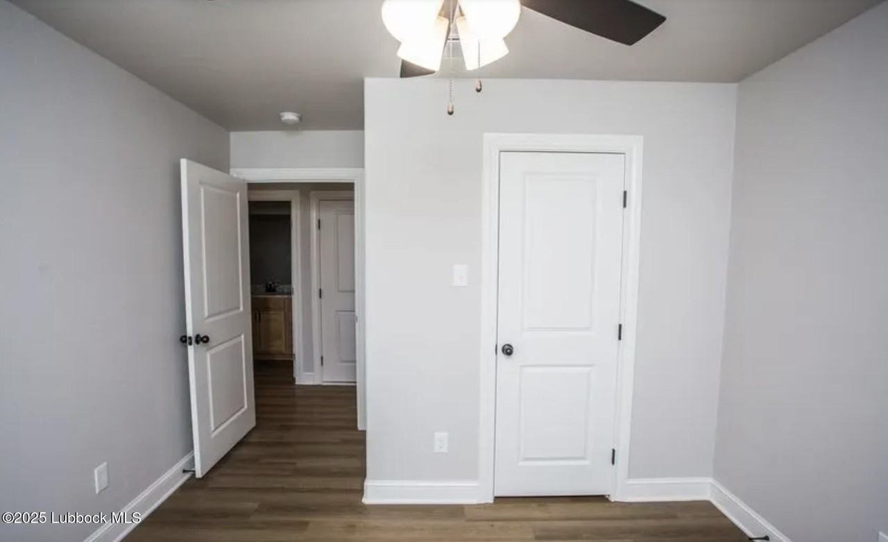 2536 137th St - Photo 3 of 16