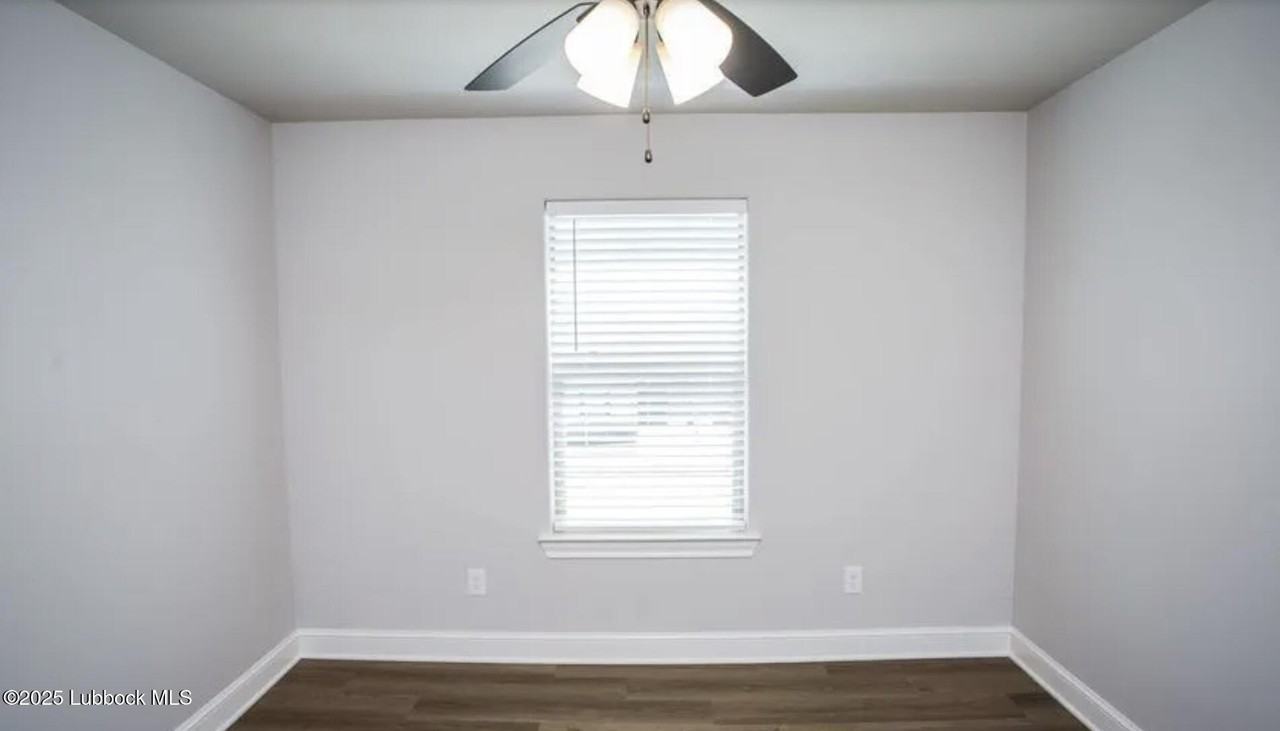 2536 137th St - Photo 4 of 16