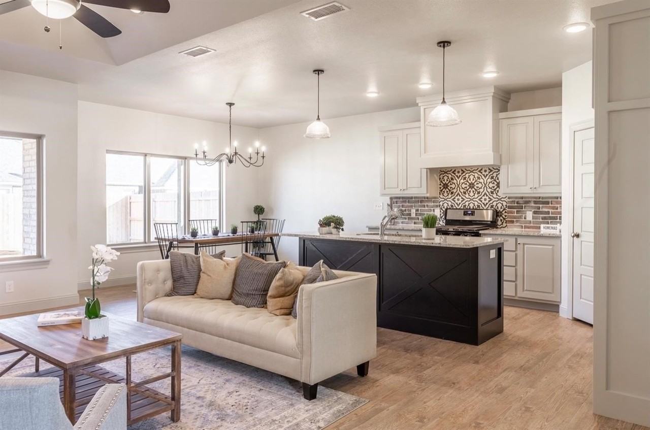 2726 138th St - Photo 5 of 18