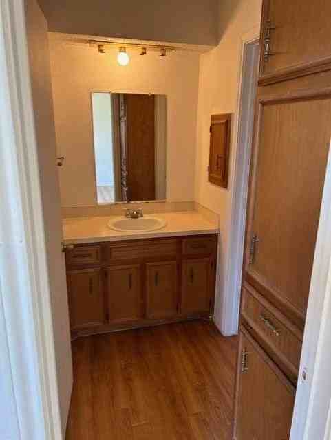 304 E 19th St - Photo 7 of 9