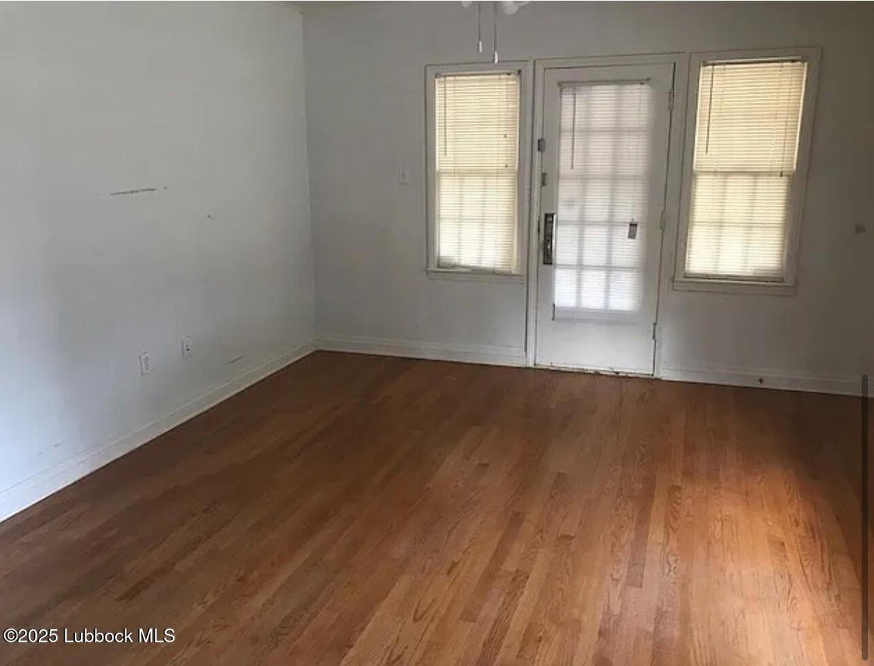 2508 21st St - Photo 3 of 9