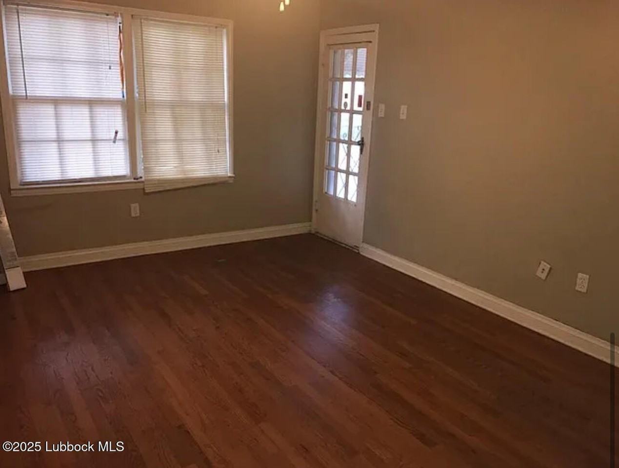 2508 21st St - Photo 5 of 9