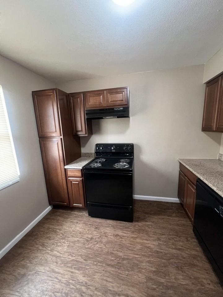 N Cedar Ave - Photo 5 of 20