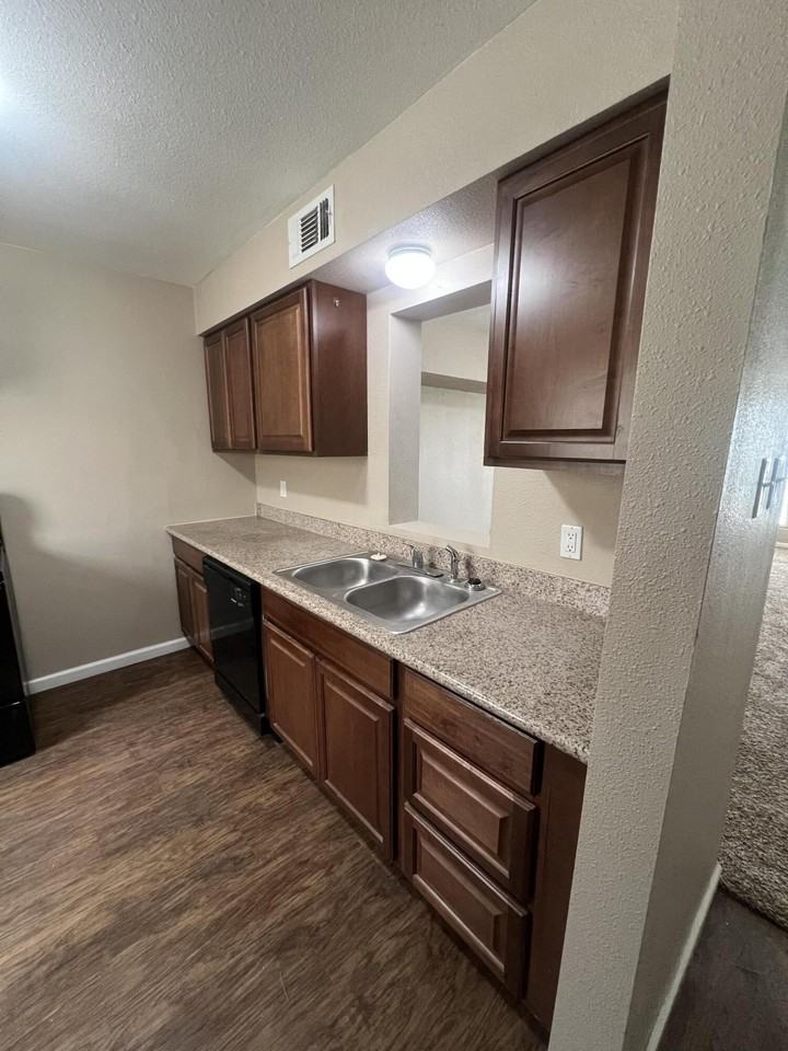 N Cedar Ave - Photo 6 of 20