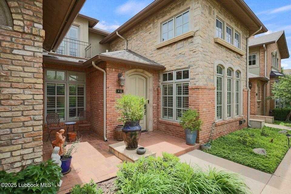 4501 19th St Apt 6 #6 - Photo 2 of 44