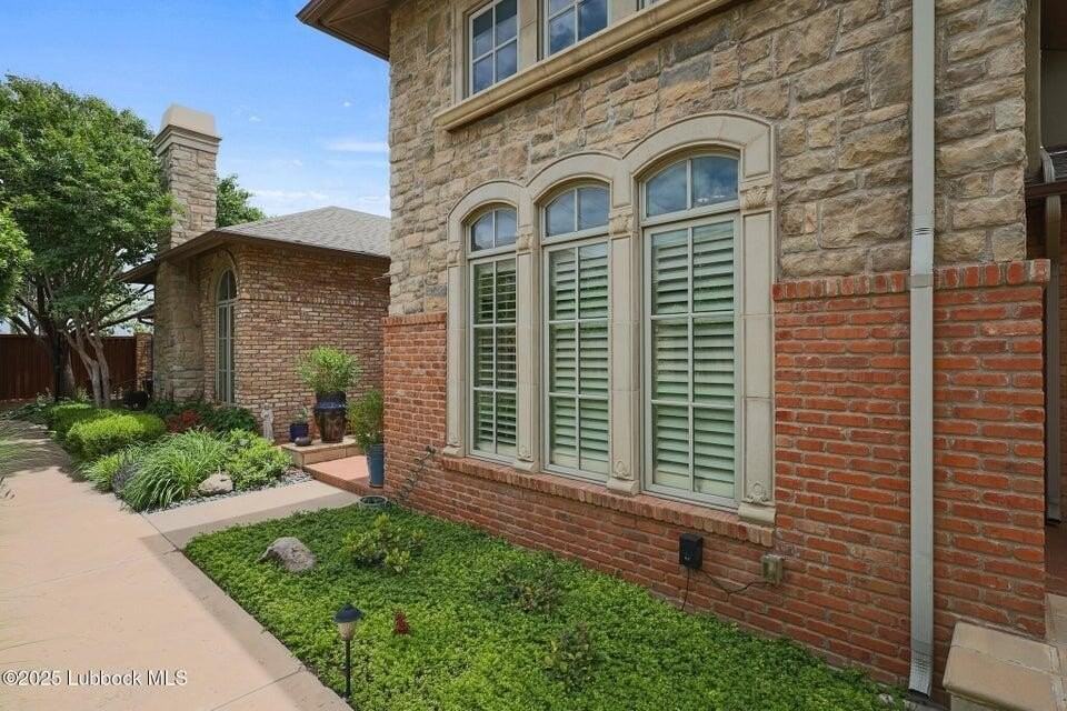 4501 19th St Apt 6 #6 - Photo 4 of 44