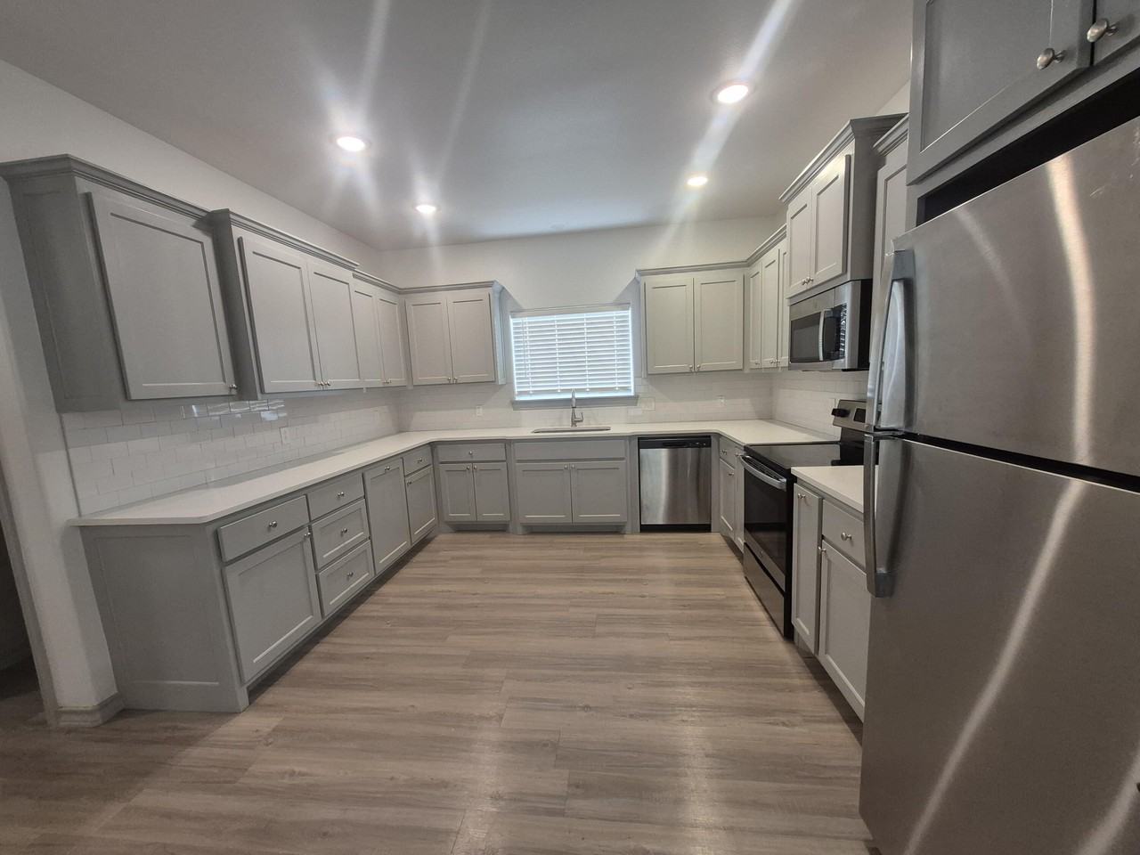 4718 125th St - Photo 6 of 18