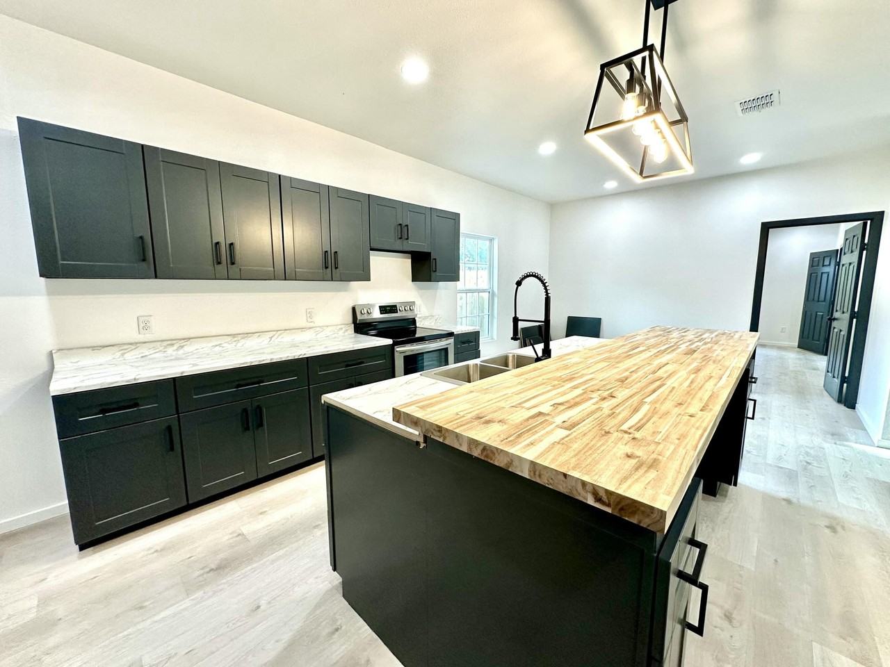 2617 47th Street - Photo 4 of 12