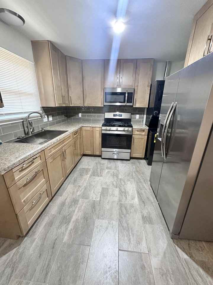 3719 30th St Apt A #A - Photo 4 of 16