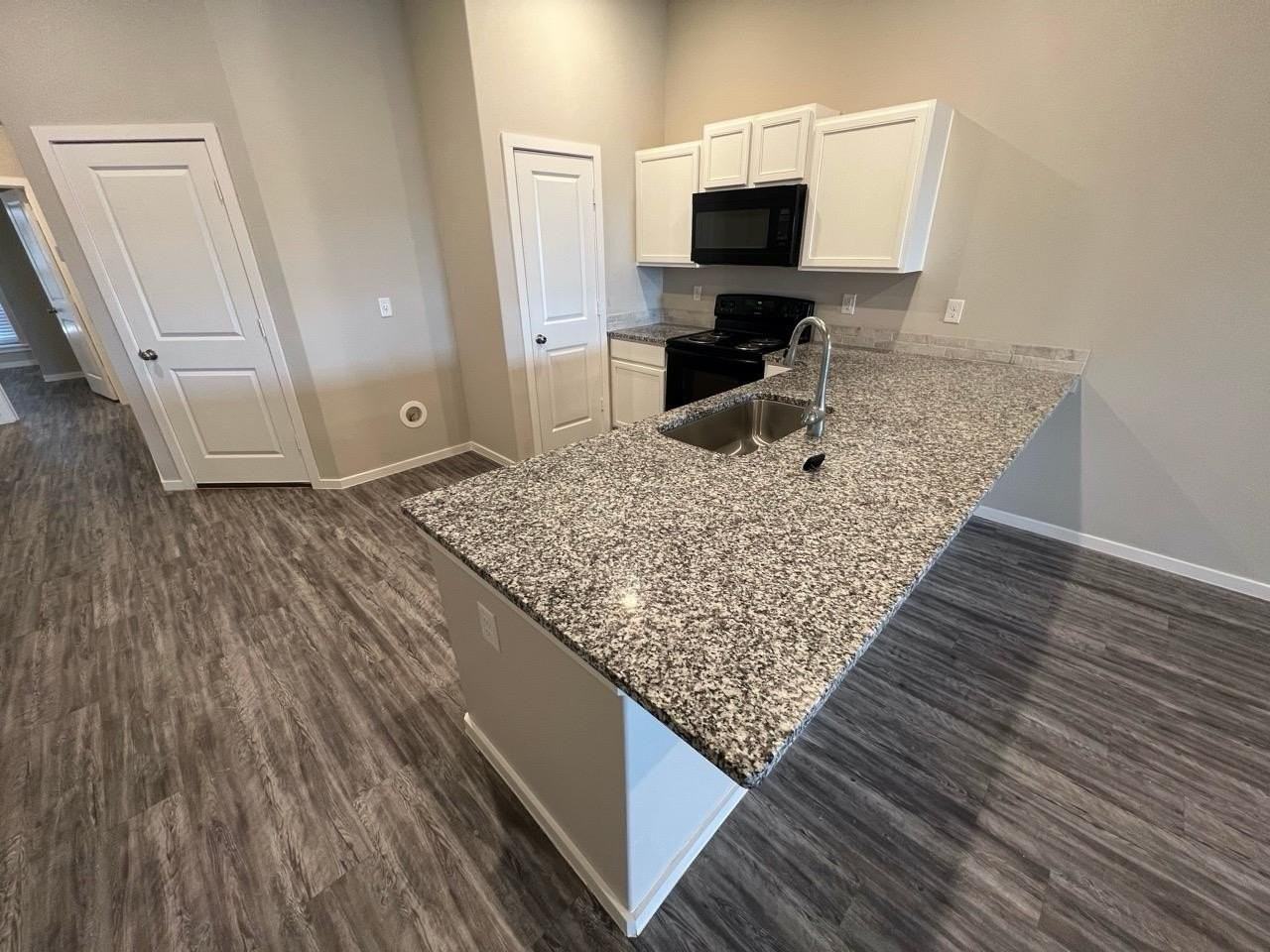 2125 N Texas Ave Unit B #B - Photo 3 of 21