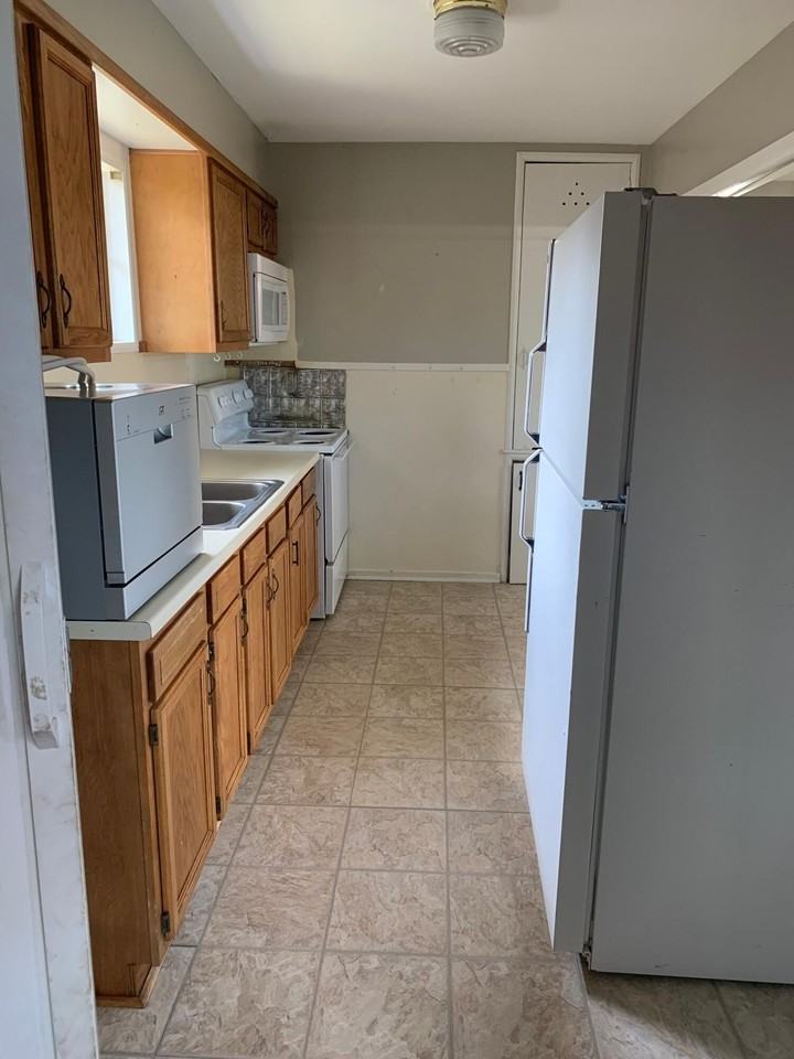 3620 32nd St - Photo 5 of 11