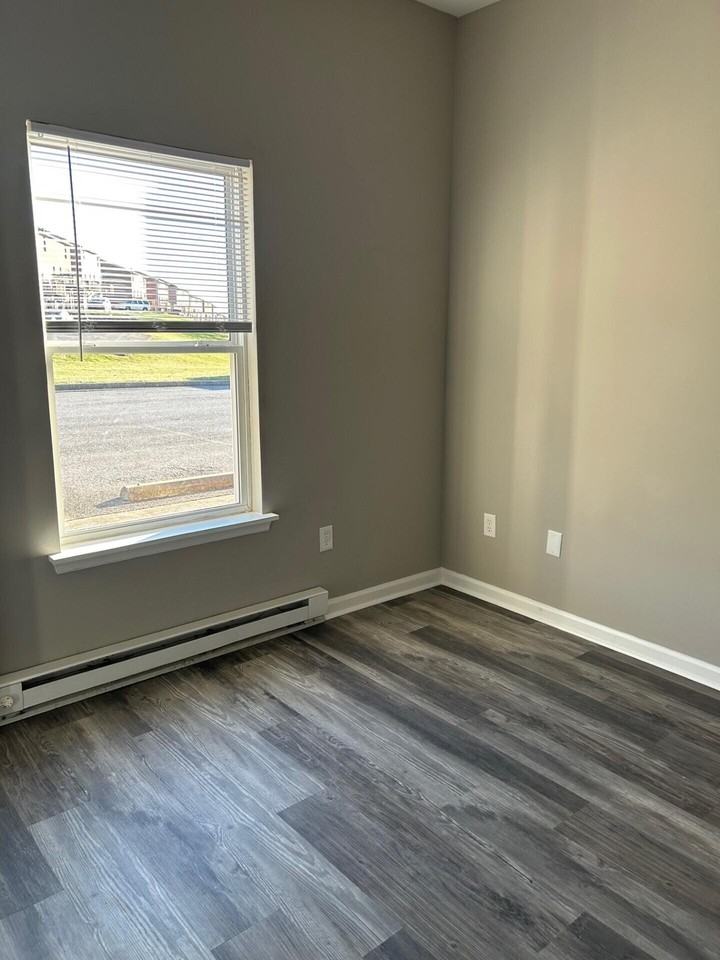 224 Wray Ct Apt 24 #24 - Photo 4 of 12