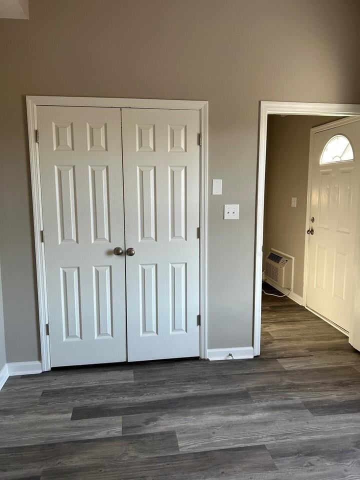 224 Wray Ct Apt 24 #24 - Photo 5 of 12