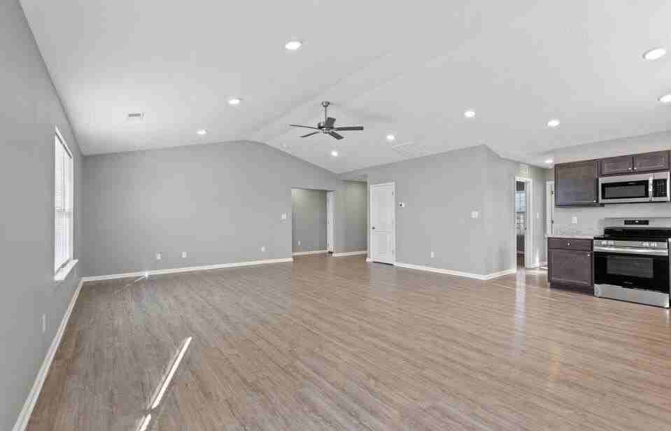 6085 Arbor Woods Way - Photo 7 of 21