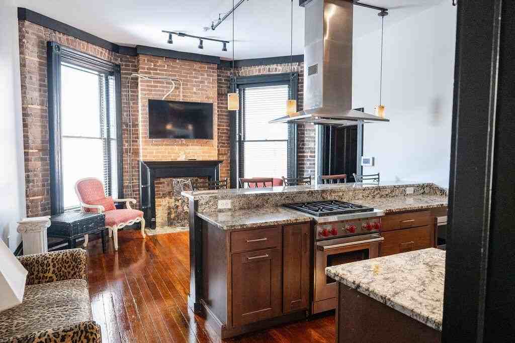 275 S Limestone Unit 110 #110 - Photo 6 of 48