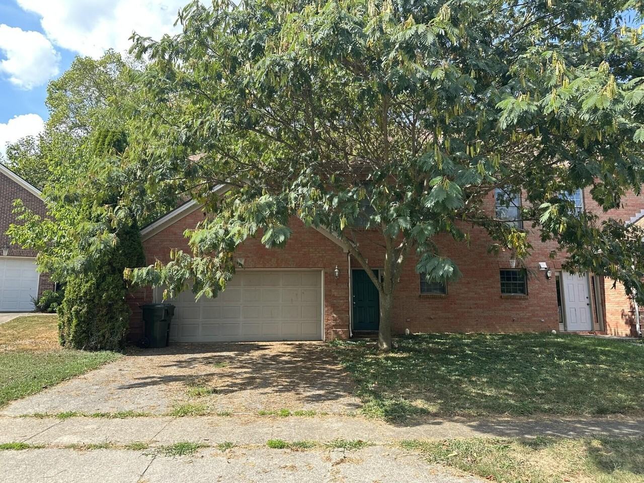 916 Literary Cir - Photo 2 of 19