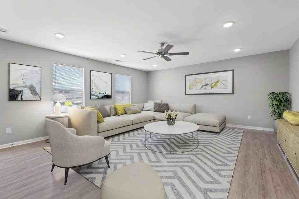 8109 Driftwood Loop - Photo 4 of 27