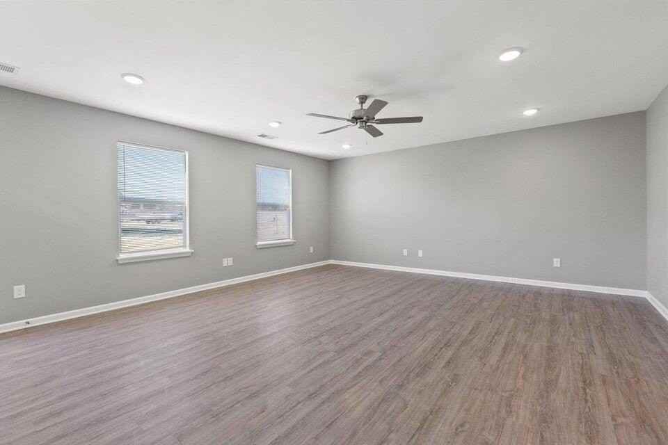 8109 Driftwood Loop - Photo 7 of 27