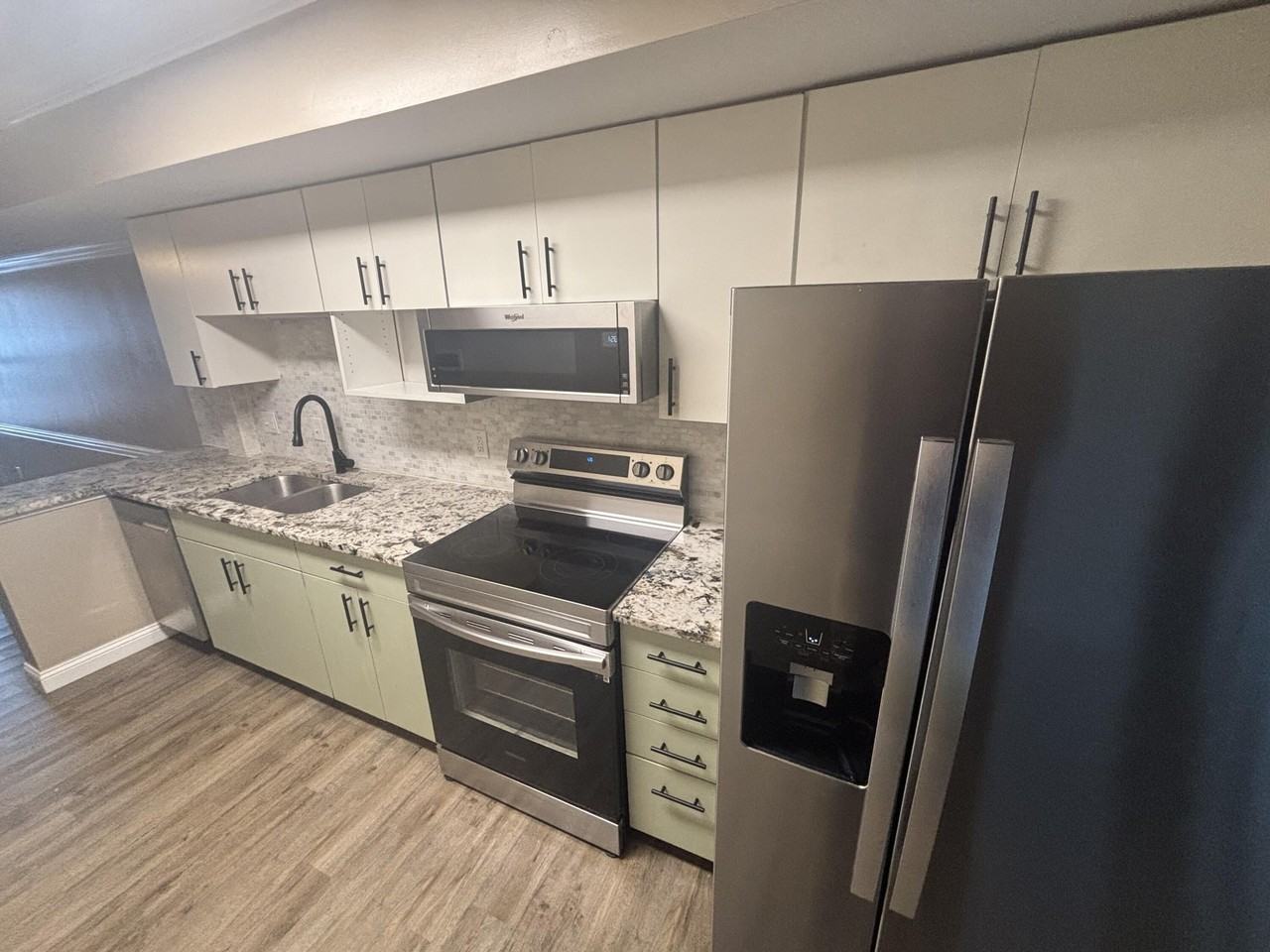 173 Montmullin St - Photo 3 of 10