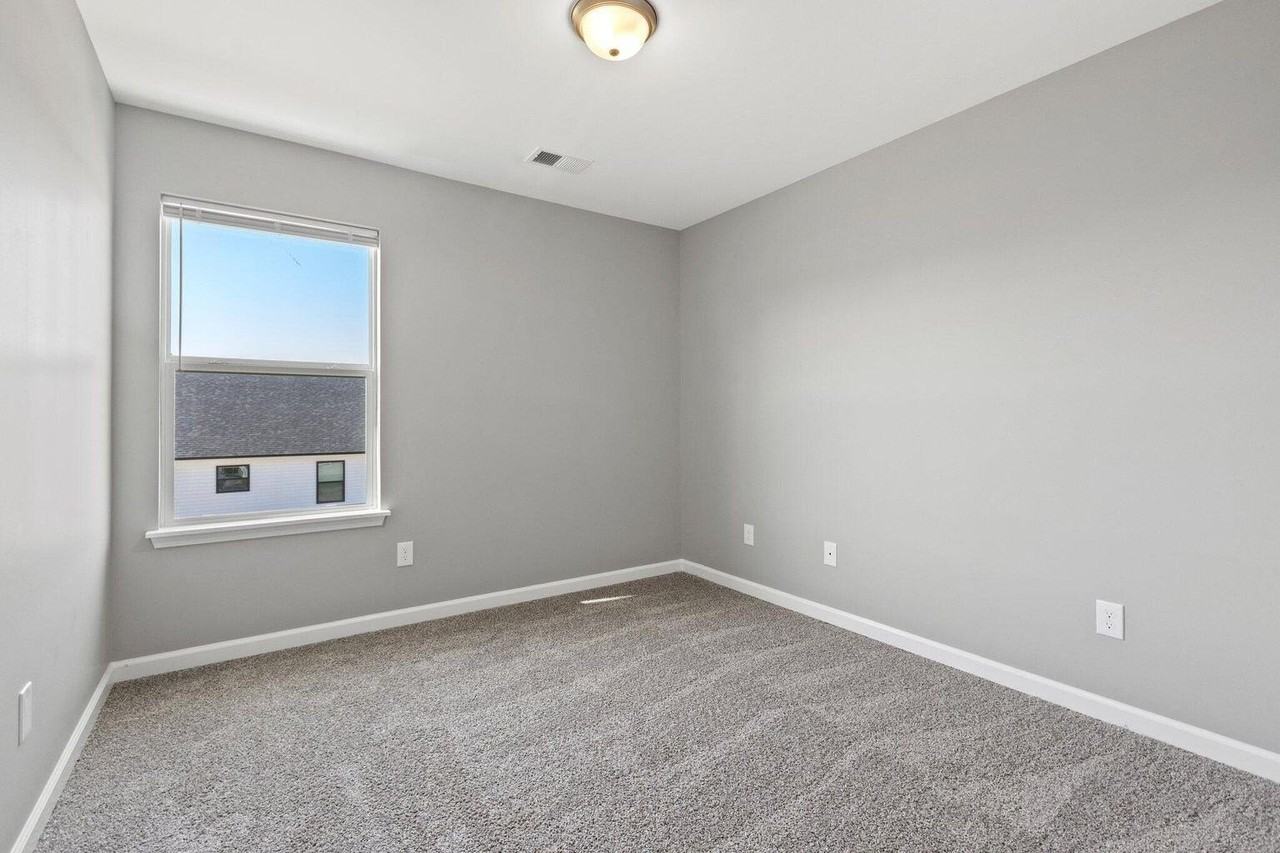 103 Tyler Way - Photo 6 of 9