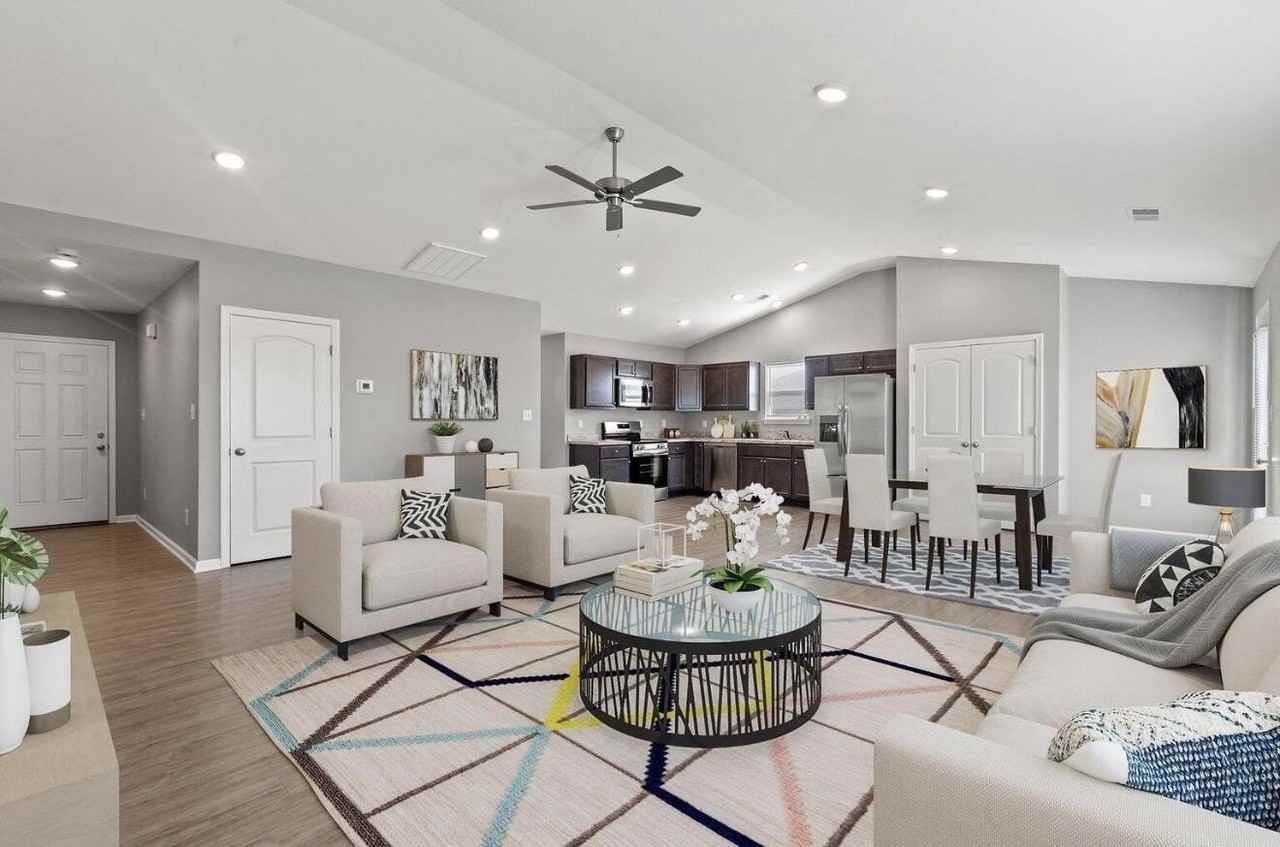 104 S Taylor Ln - Photo 3 of 20