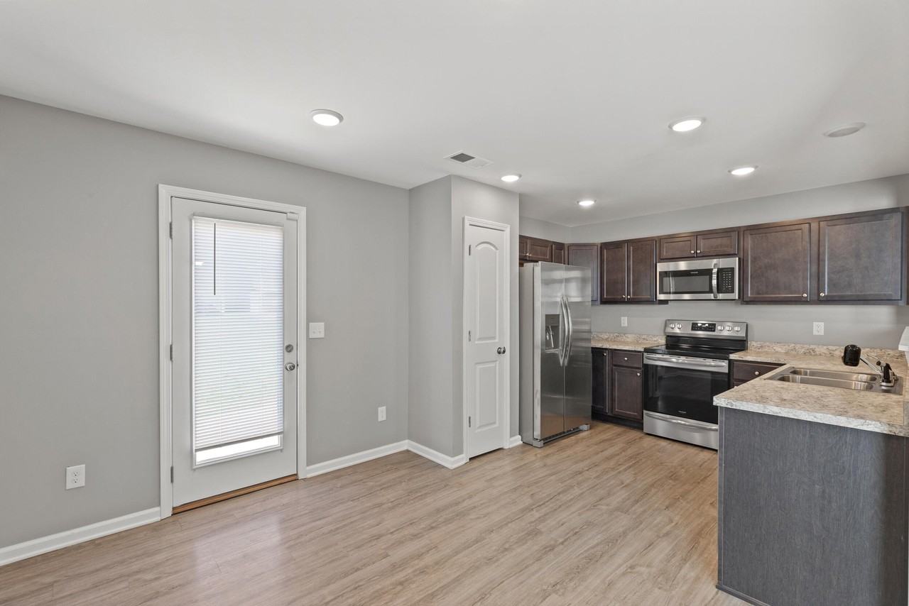 211 Jared Parker Way - Photo 7 of 28