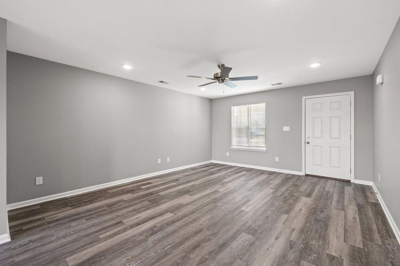 6068 Arbor Woods Way - Photo 5 of 28