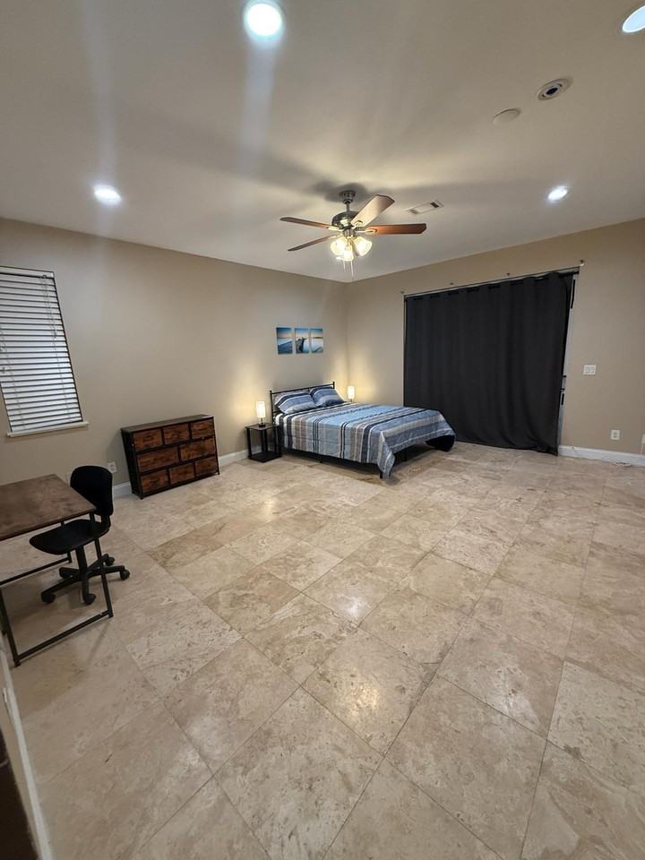 Cloverleaf Pl - Photo 3 of 5