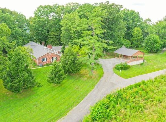 853 E 4th St - Photo 7 of 50