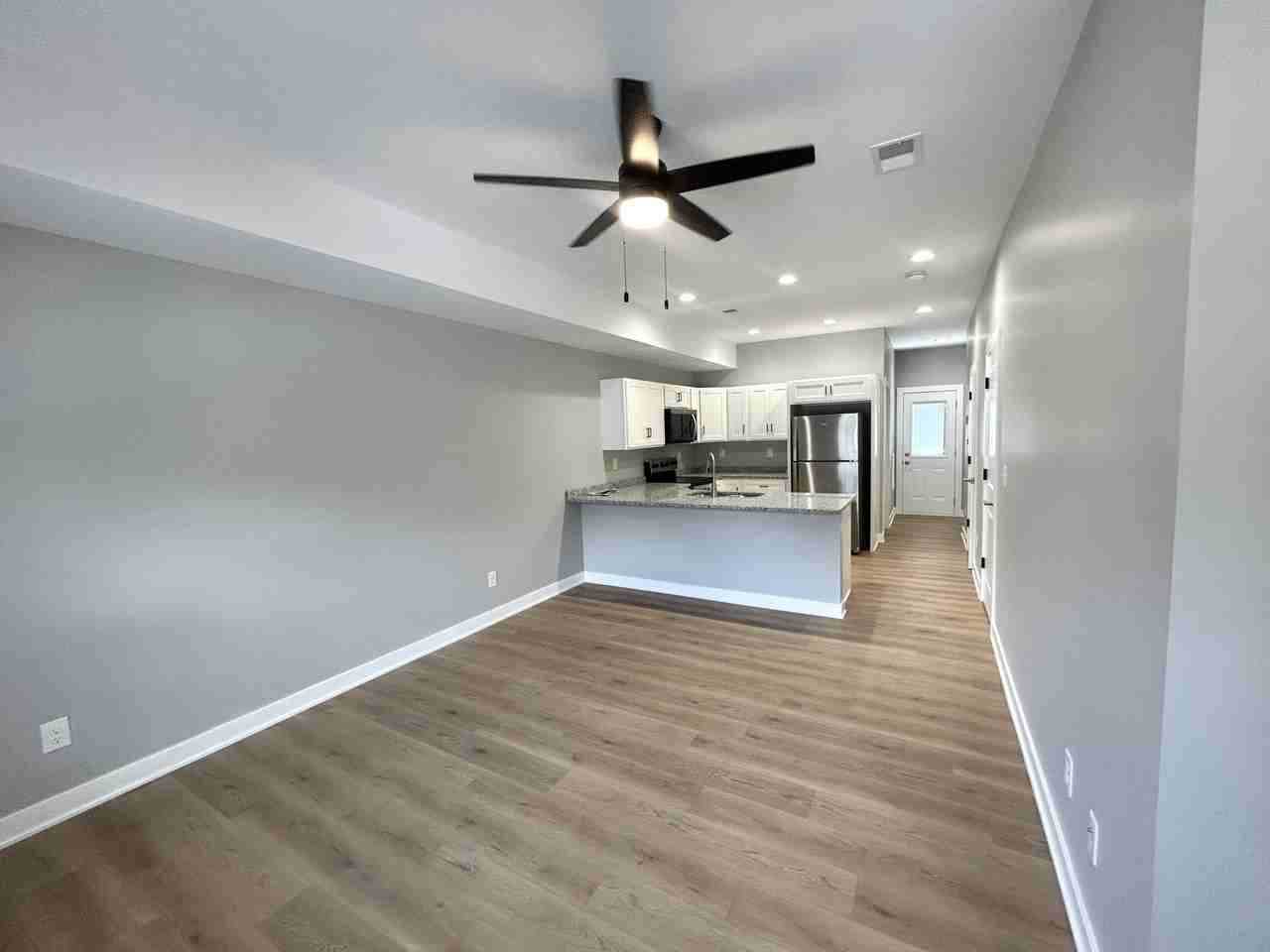 1613 N Highway 1247 Apt B #B - Photo 2 of 17