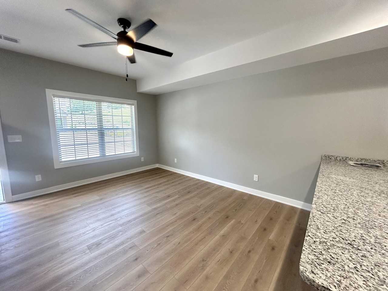 1613 N Highway 1247 Apt B #B - Photo 3 of 17