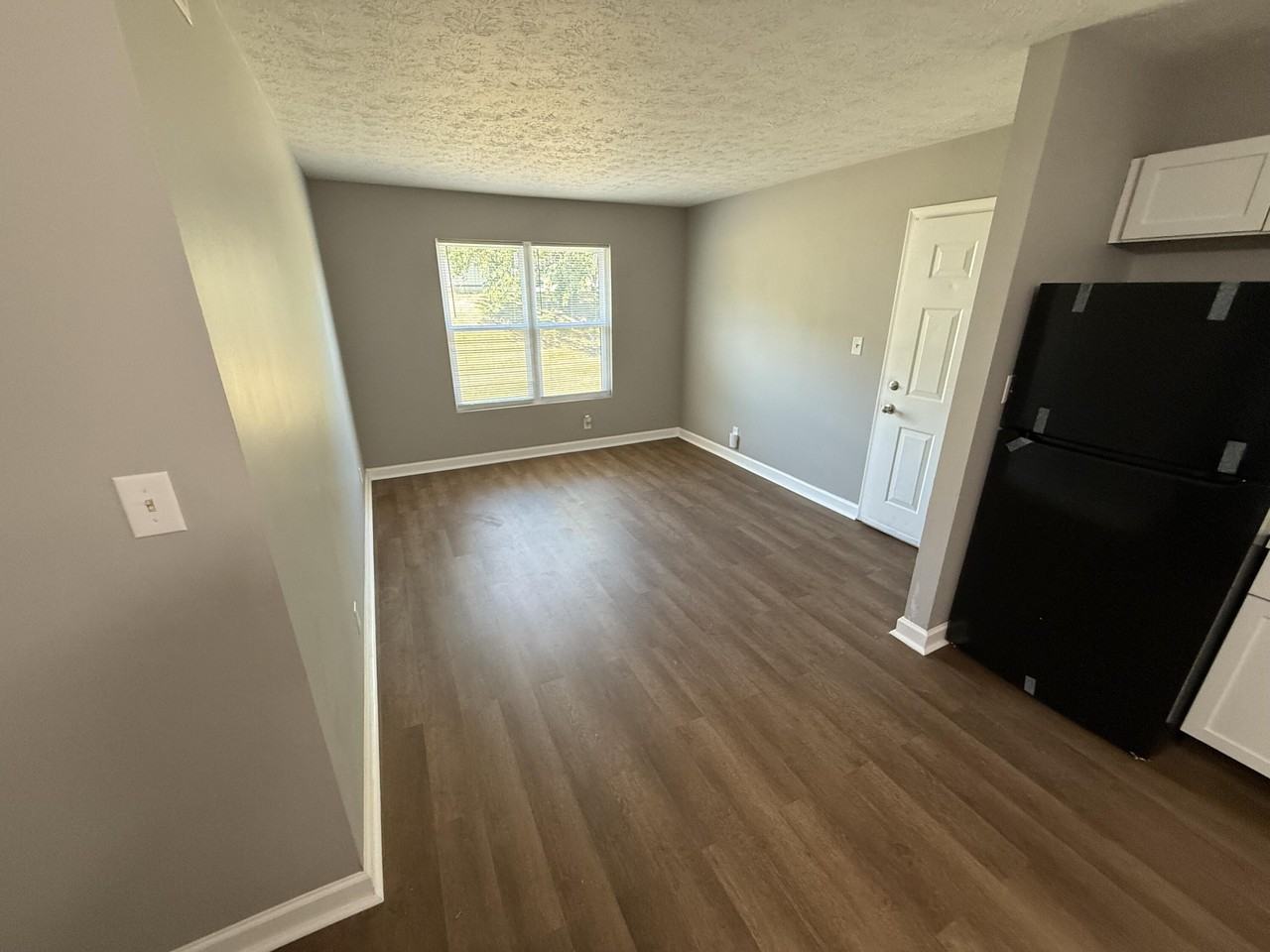 121 North Brand Street #11 - Photo 4 of 8