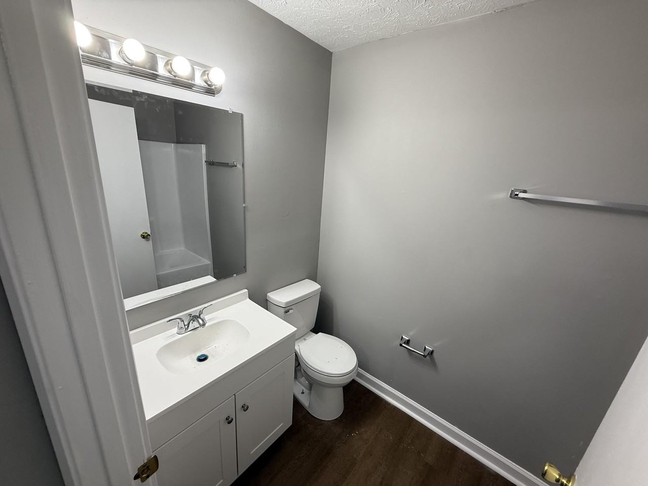 121 North Brand Street #11 - Photo 7 of 8