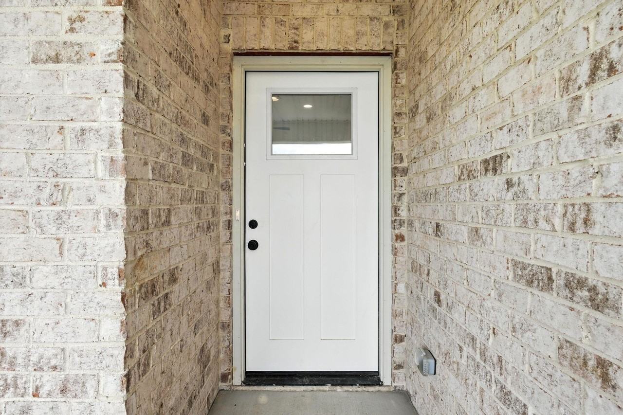 1112 Mission Drive - Photo 5 of 41