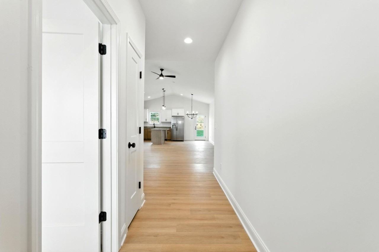 1112 Mission Drive - Photo 7 of 41