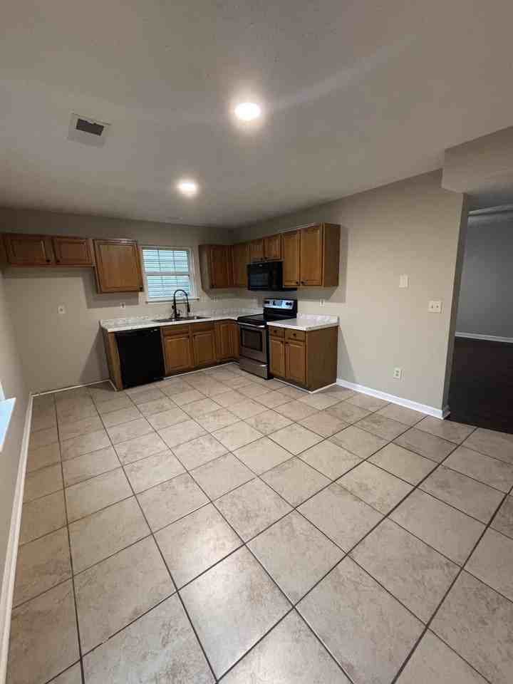 2708 Hayden Park Lane - Photo 3 of 12