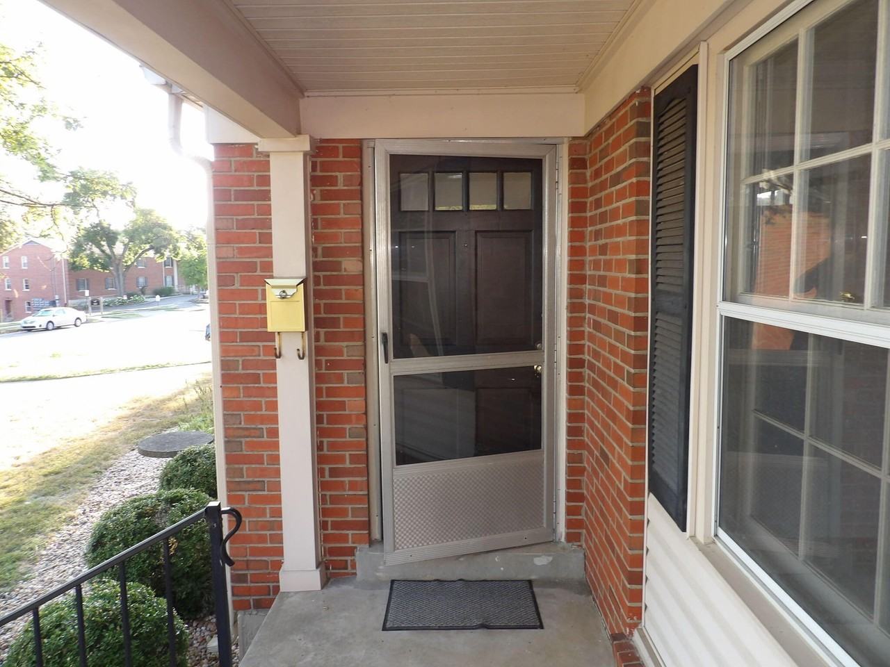 837 Malabu Dr - Photo 6 of 50