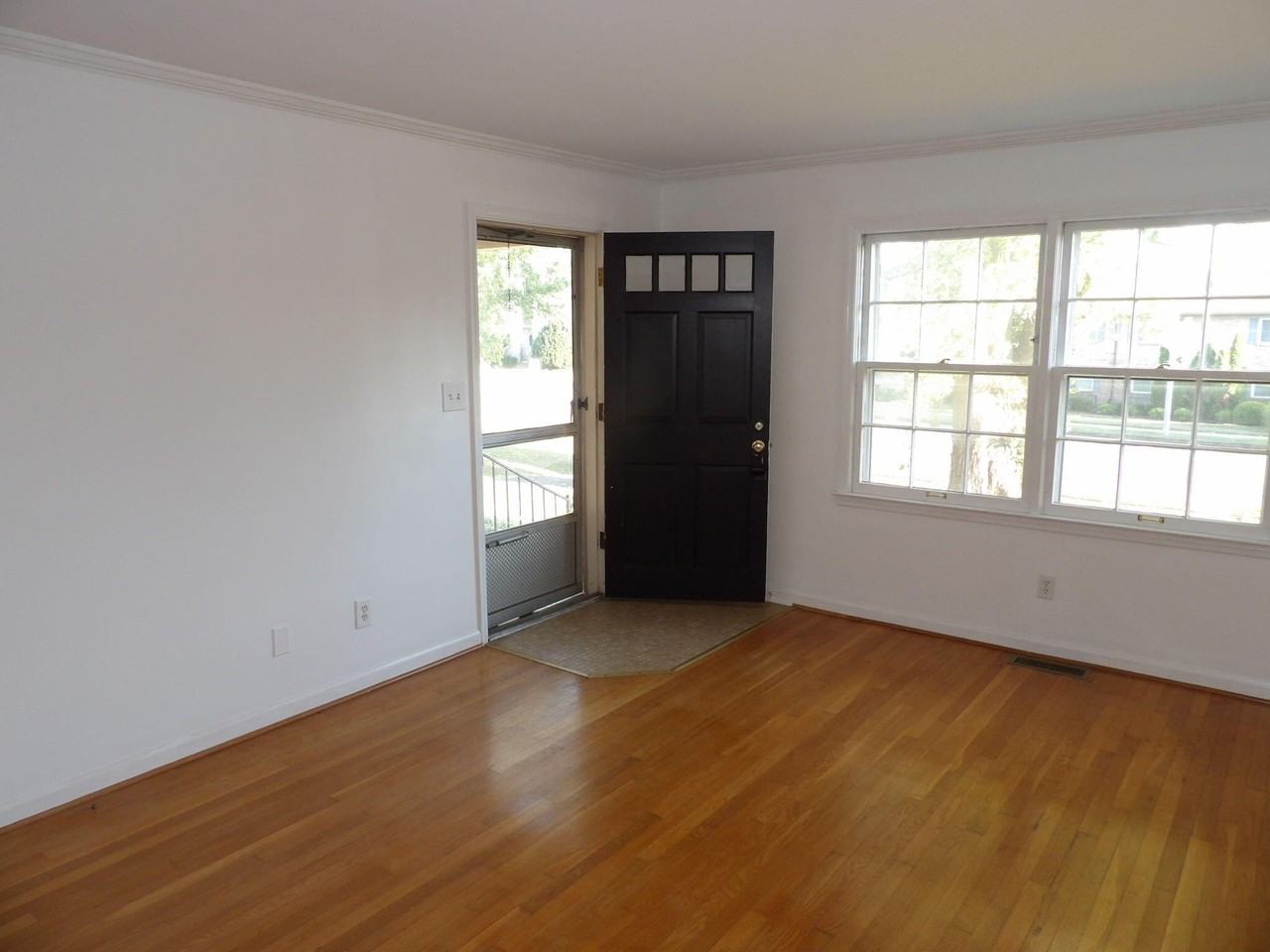 837 Malabu Dr - Photo 7 of 50