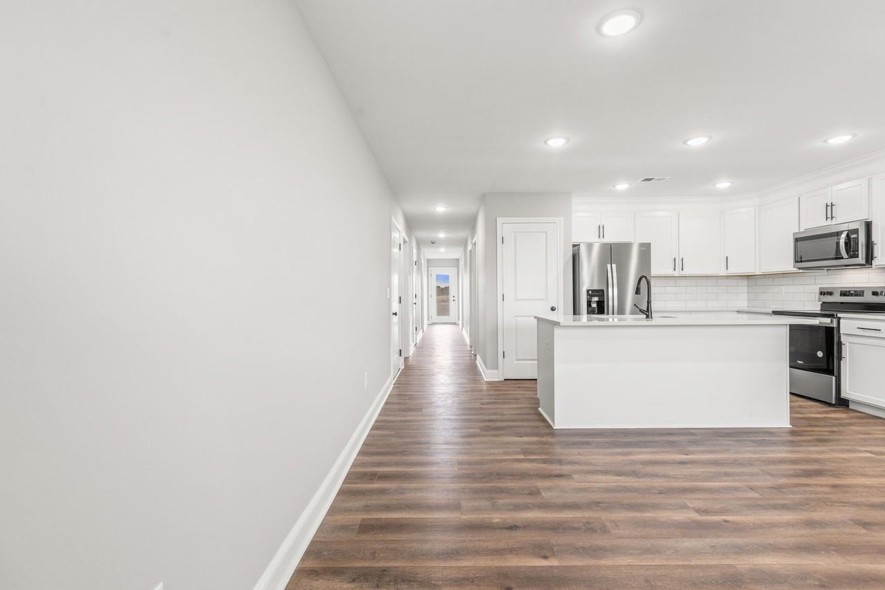 5011 Melana Way - Photo 3 of 21