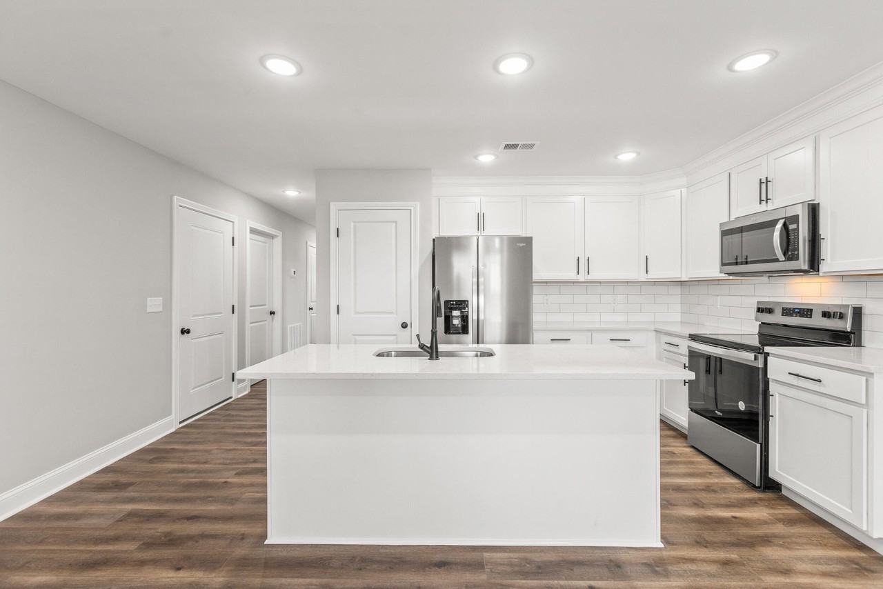 5011 Melana Way - Photo 7 of 21