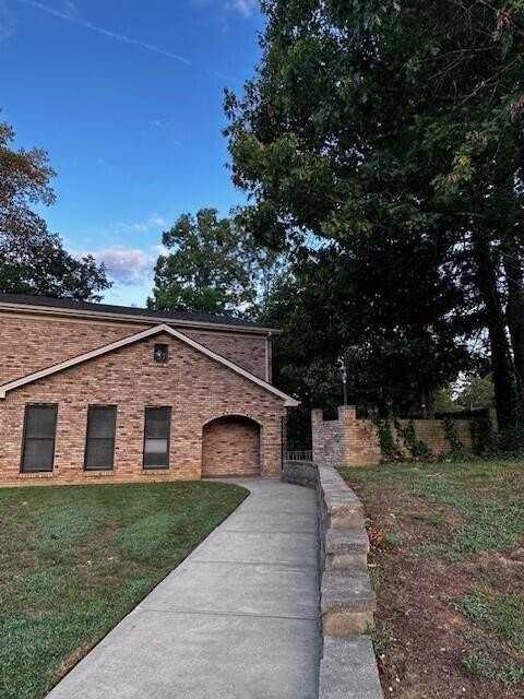 3507 Lakeside Ct - Photo 2 of 44