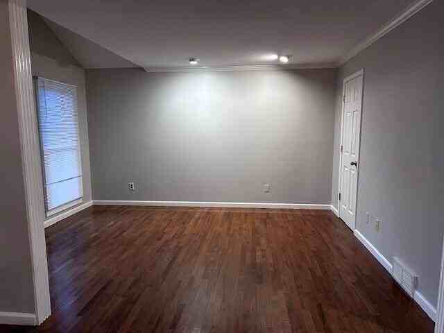 3507 Lakeside Ct - Photo 3 of 44