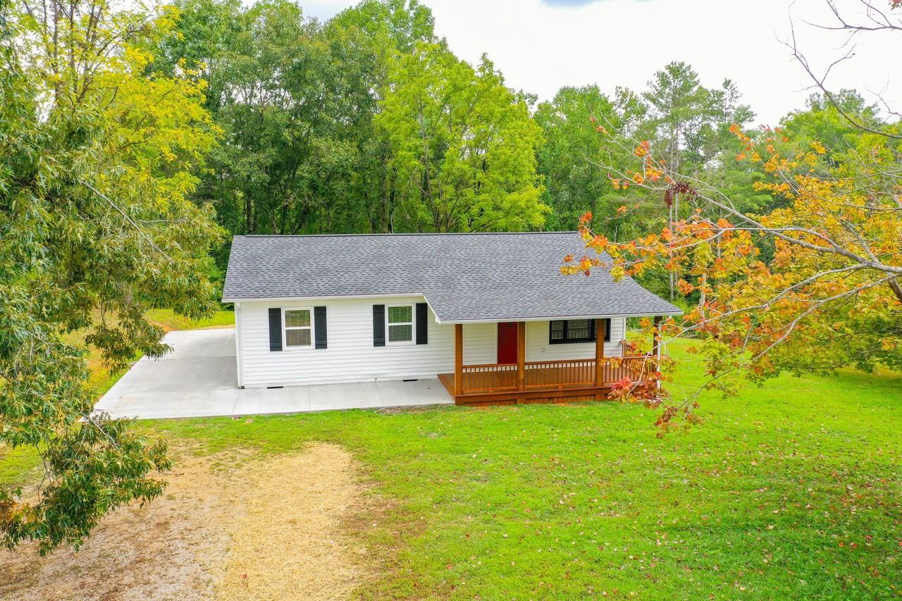 4790 Marydell Rd - Photo 2 of 28