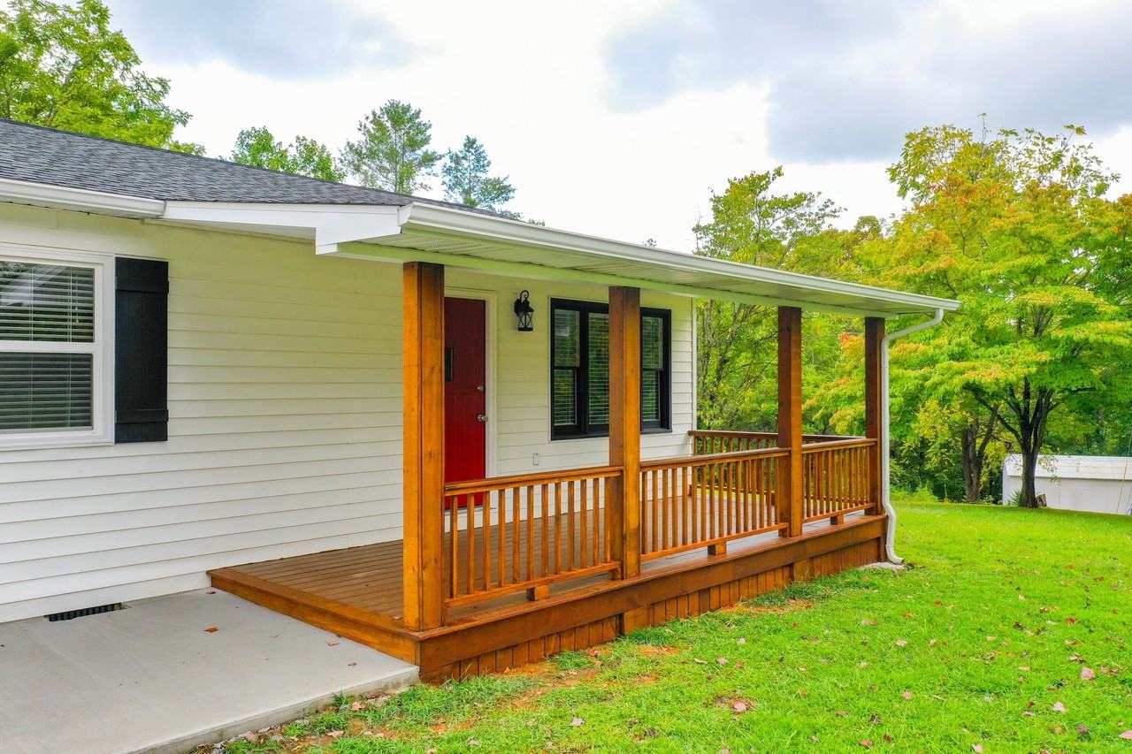 4790 Marydell Rd - Photo 4 of 28