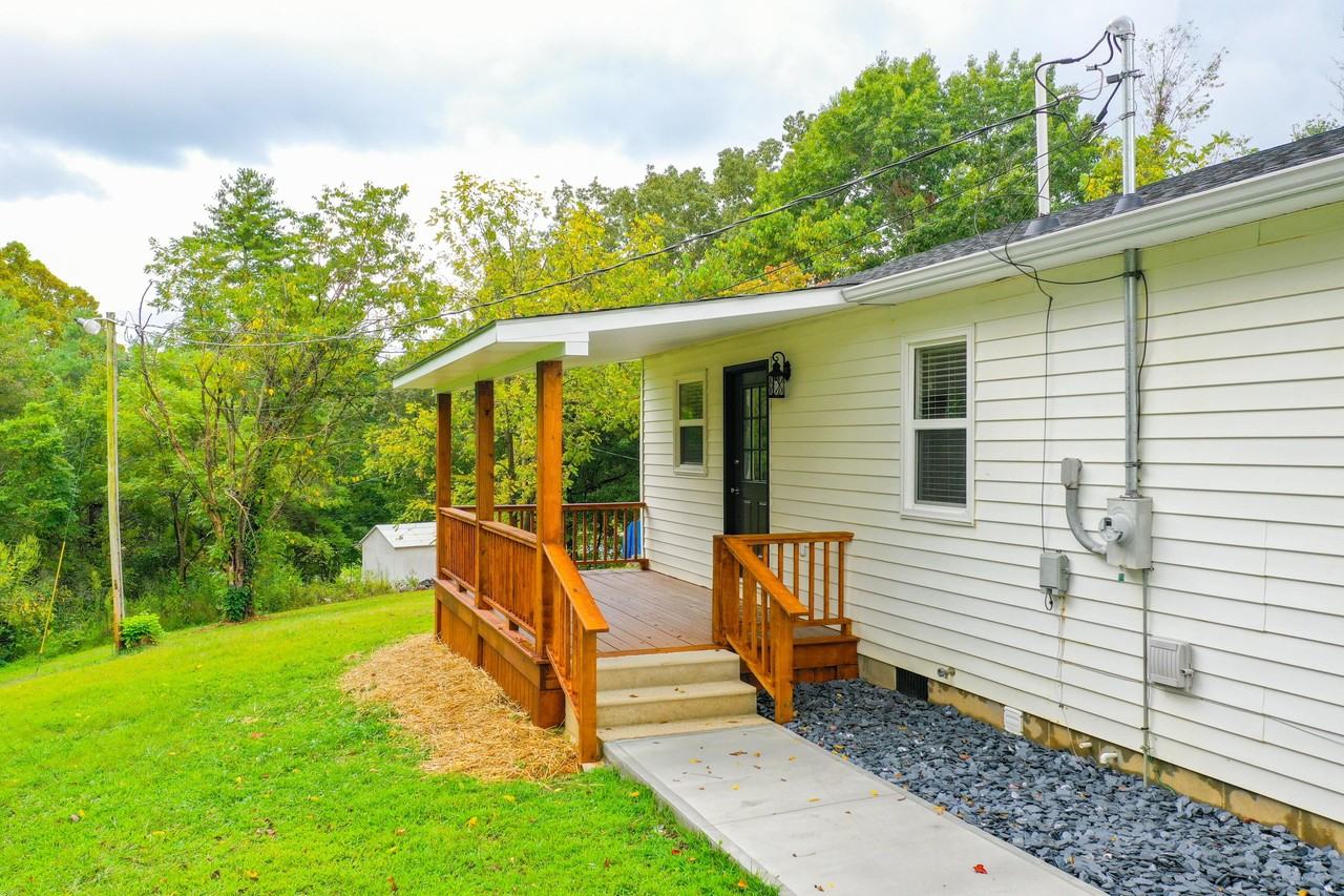 4790 Marydell Rd - Photo 6 of 28